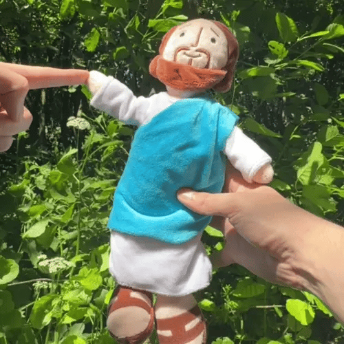 Jesus de Pelúcia - Um Toque Divino que Abraça Seu Coração