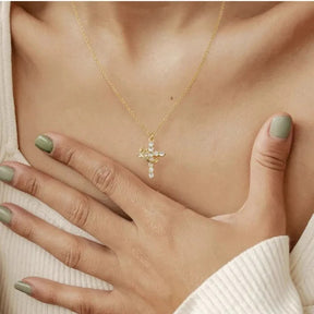 Colar Cruz & Coroa - Banhado a Ouro 18K