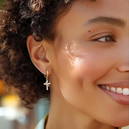 Brinco Cruz & Coroa Banhado a Ouro 18K [COMPRE 1 E LEVE 2]