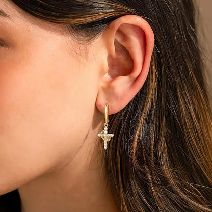 Brinco Cruz & Coroa Banhado a Ouro 18K [COMPRE 1 E LEVE 2]